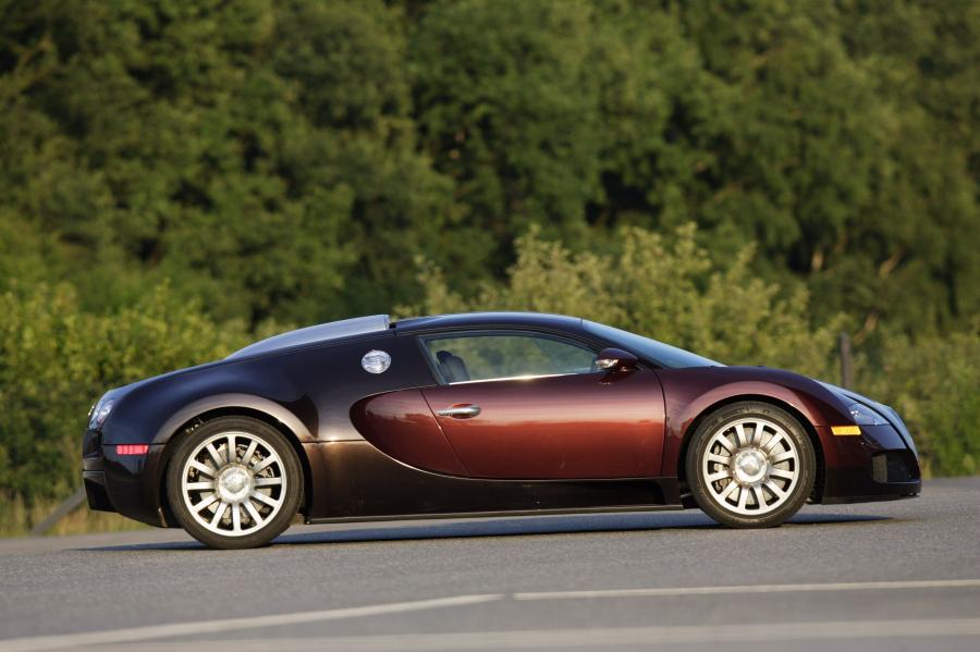  Bugatti Veyron 16.4 2005 года  (фото 38 из 98)
